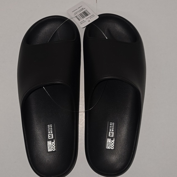 32 Degree Cool Shoes - 32 Cool Black Cushion Unisex Slide Women's 7.5 -8.5/ Men's 5.5 -6.5 New